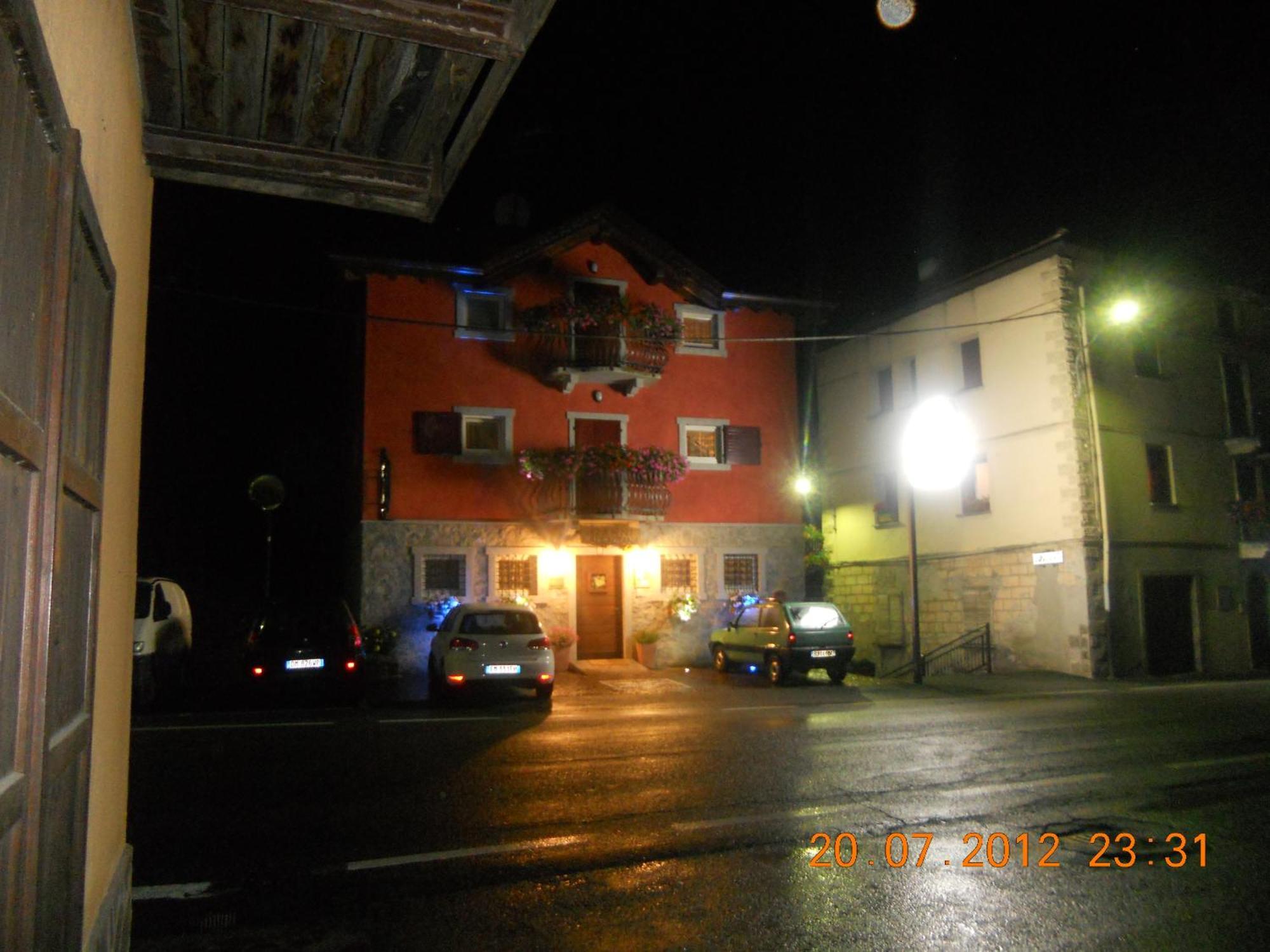 Bed and Breakfast Garni La Genziana Temù Exterior foto